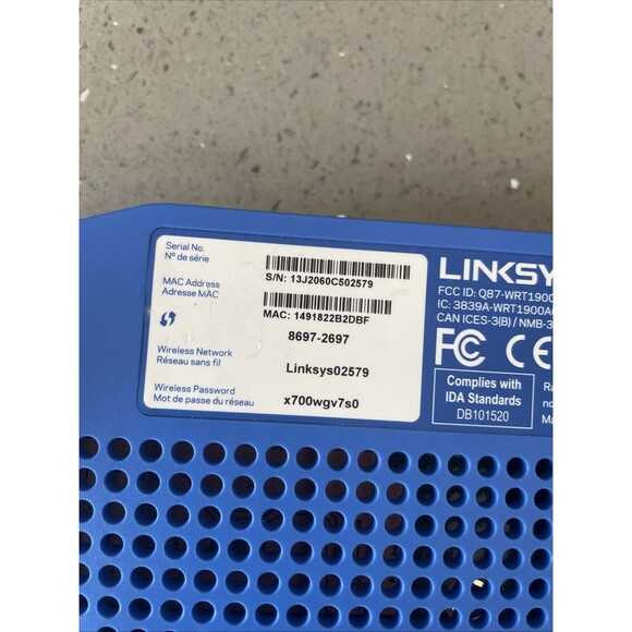 *READ* Linksys WRT1900AC V2 1300 Mbps 4 Port Dual-Band Wi-Fi Router PARTS ONLY - Picture 10 of 12
